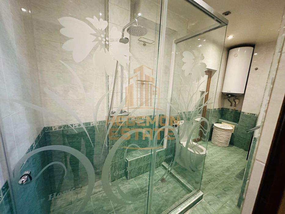 Продава се Четиристаен апартамент в Варна, Център - 100 кв.м за 2250 €/кв.м - Снимка #8