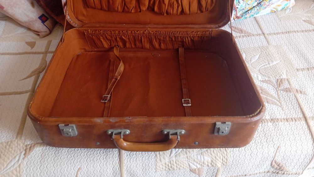 ретро куфар и чанта-кожени