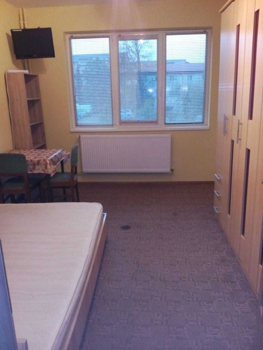 Proprietar Inchiriez Garsonira Zona Lipovei