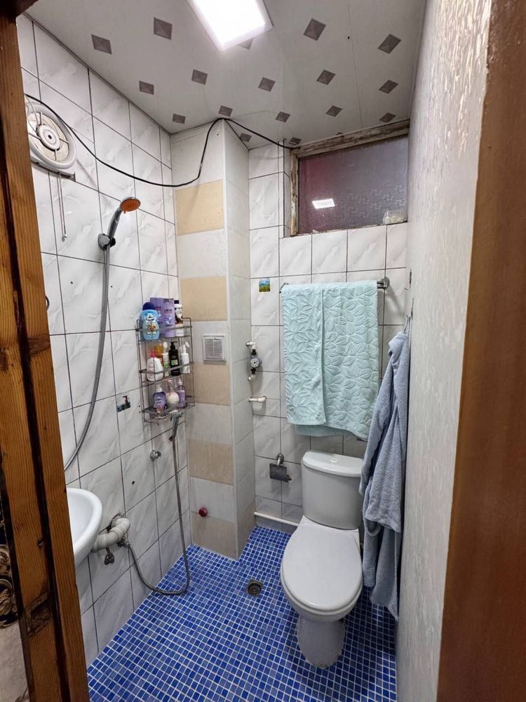 Мирабад Uy sotaman gishtliuy 1 qavat ogorod garaj tapchan bor Mirobod