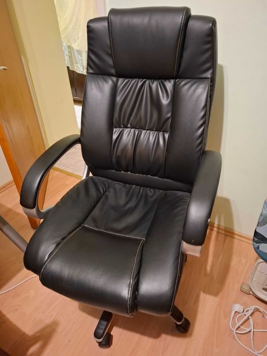 Vând scaun negru birou stare f buna utilizat