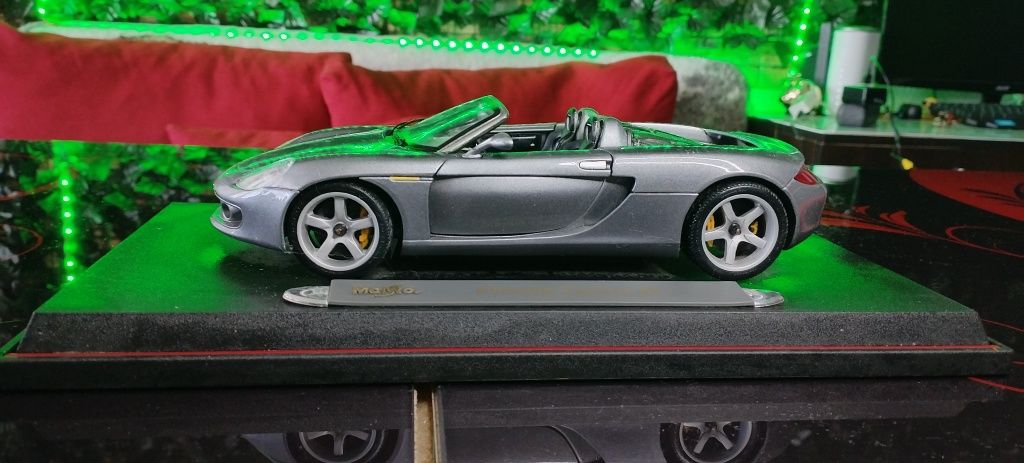 Метална количка Porsche Carrera GT Мащаб 1:18
