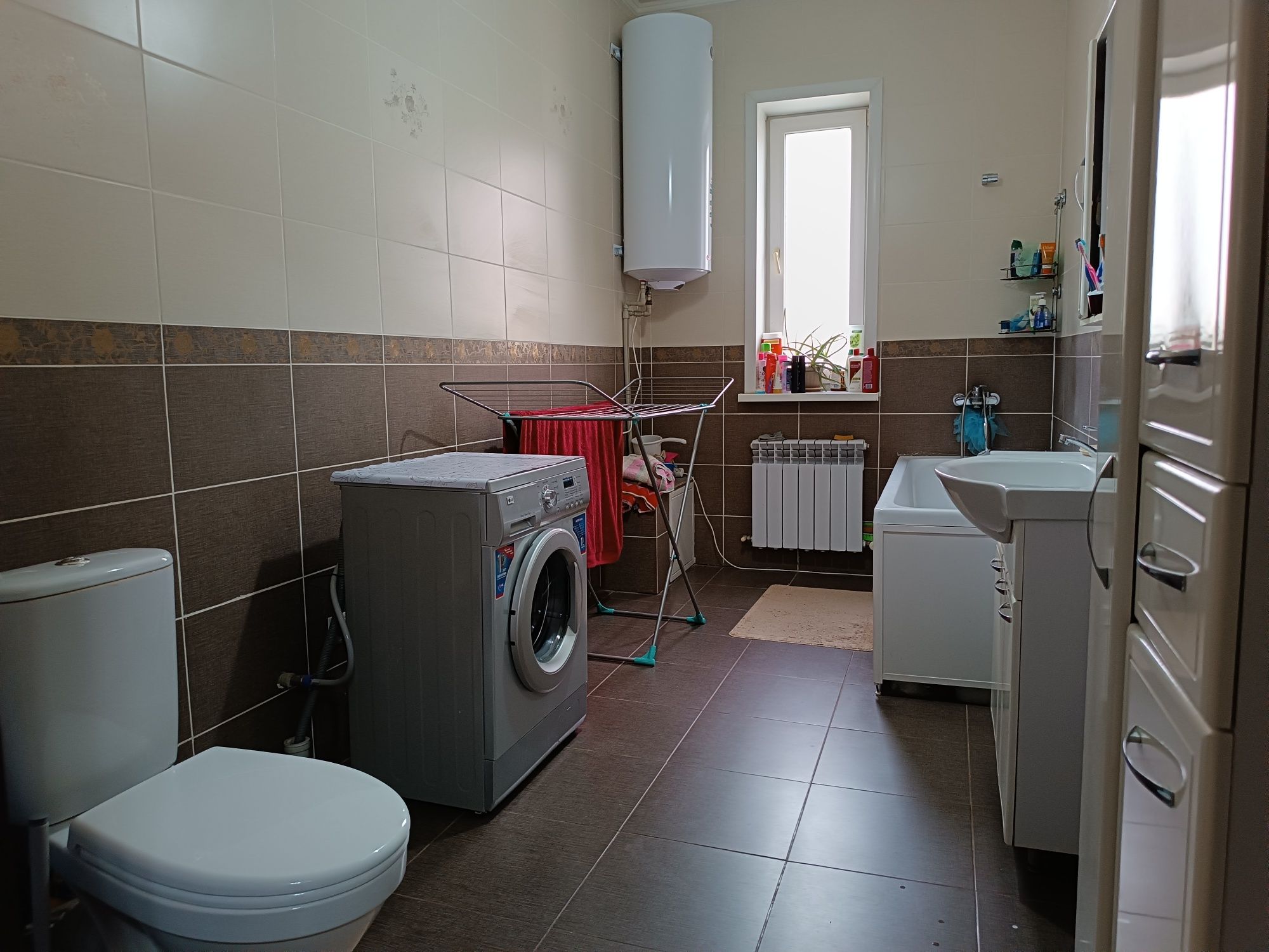 Продам дом 4 комнаты, 142кв.м и хозпостройки 122кв.м. г. Косшы