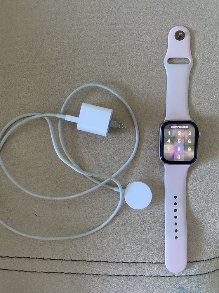 Apple watch series 4, 44 mm, rose gold