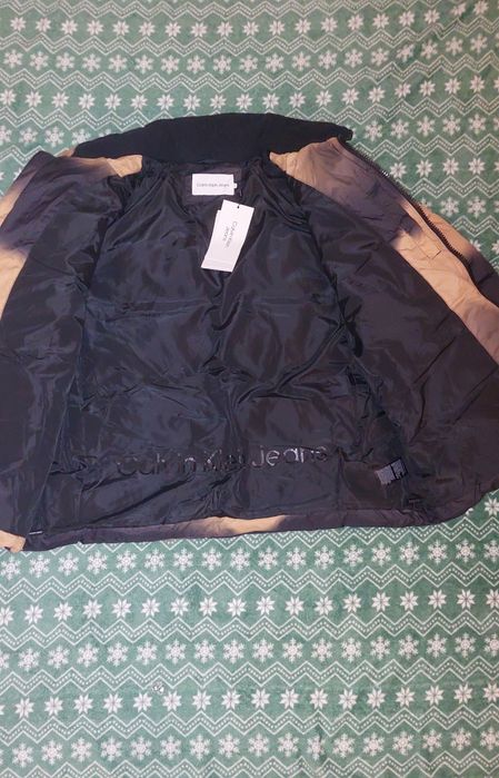 Vând geaca CK și MK