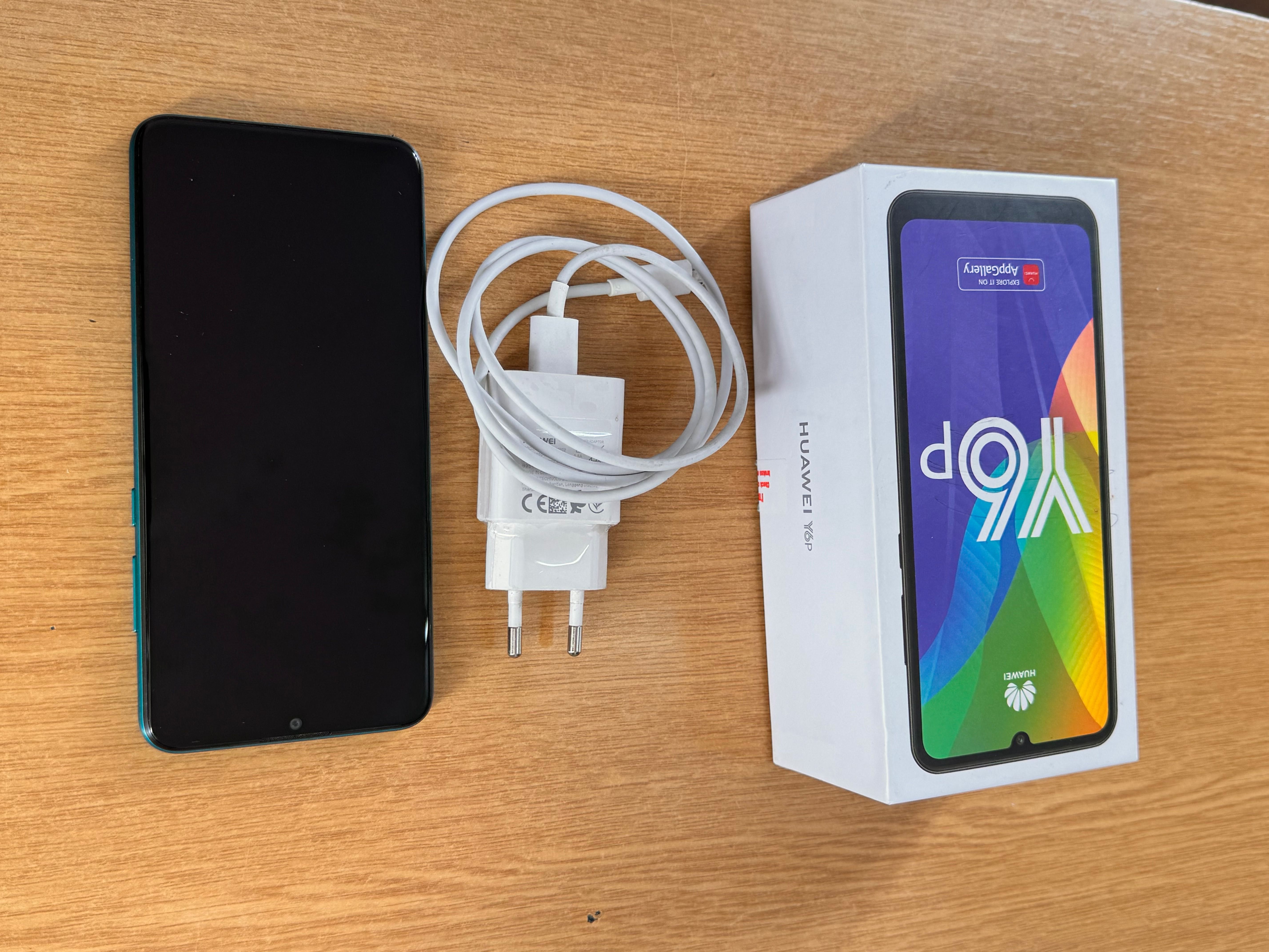 Telefon HUAWEI Y6P fără defecte