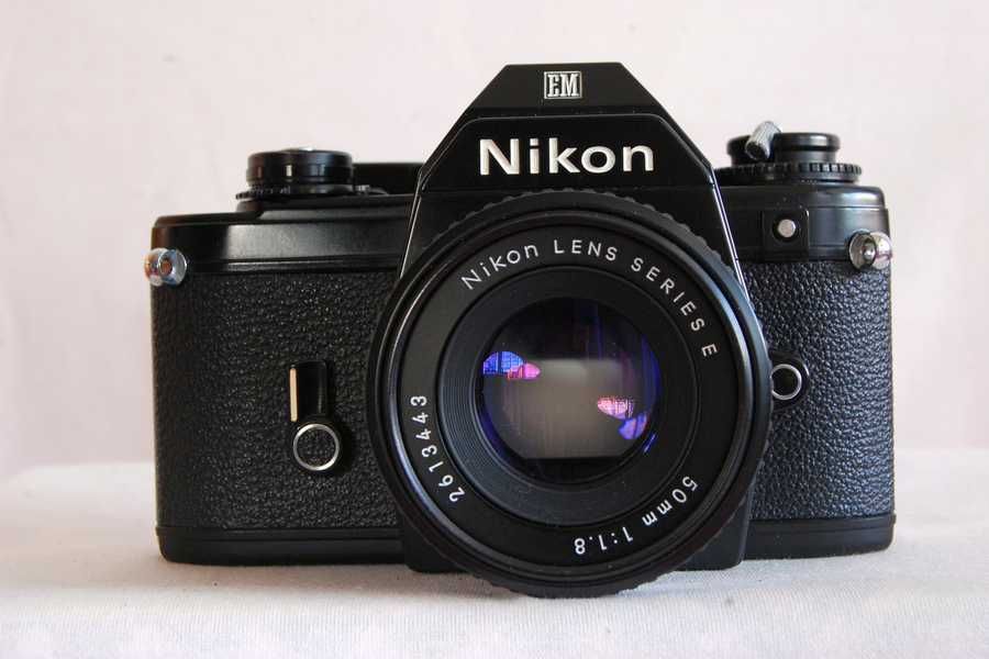 Nikon em cu obiectiv nikkor 1.8 50 E series, aparat foto slr cu film