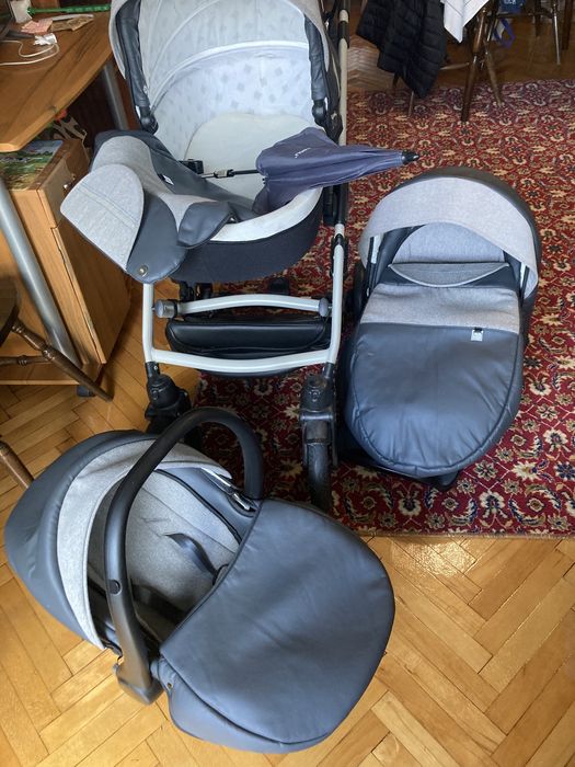 Бебешка количка с три коша