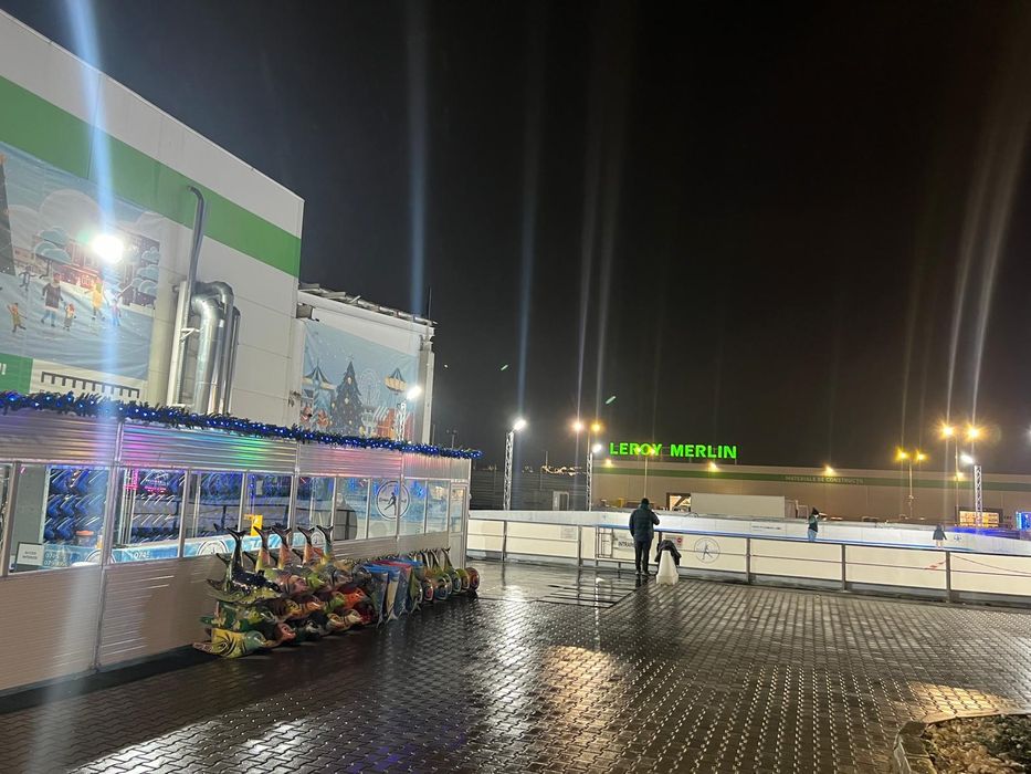 Patinoar, Carusel,Trenulet de VÂNZARE!INCHIRIAT!