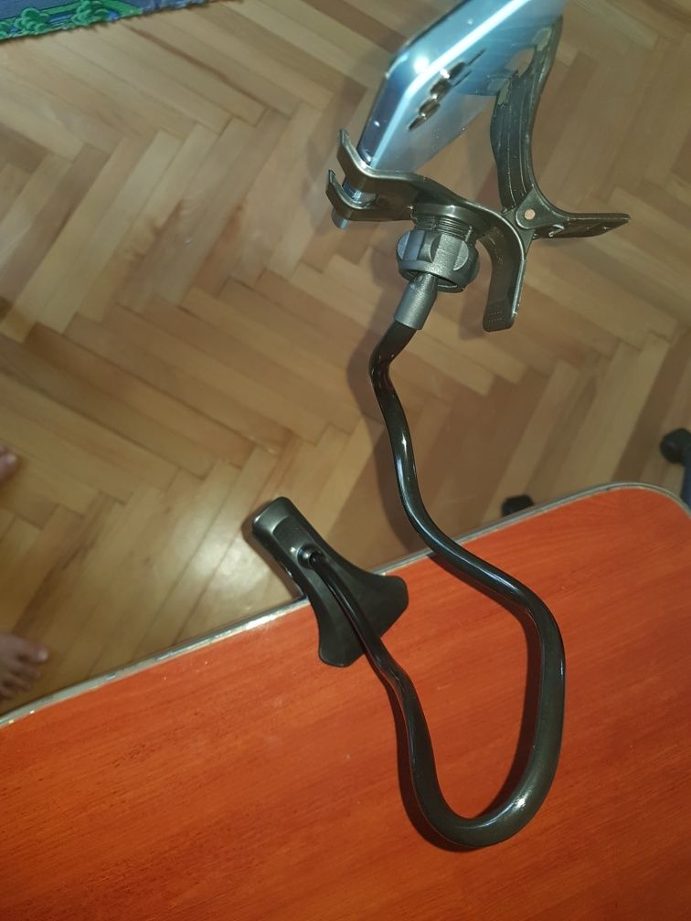Vand stand pentru telefon