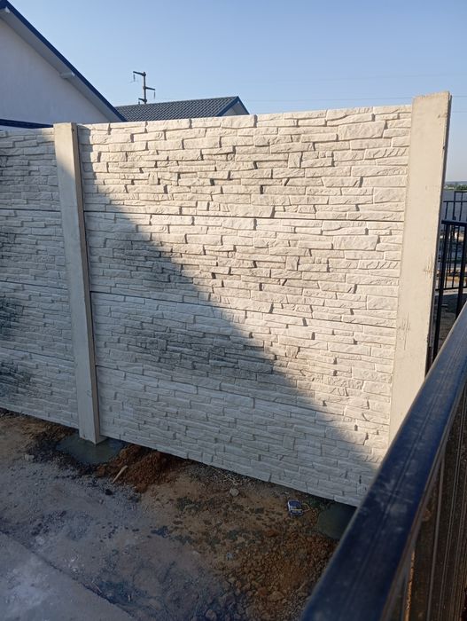 Vând gard de beton armat
