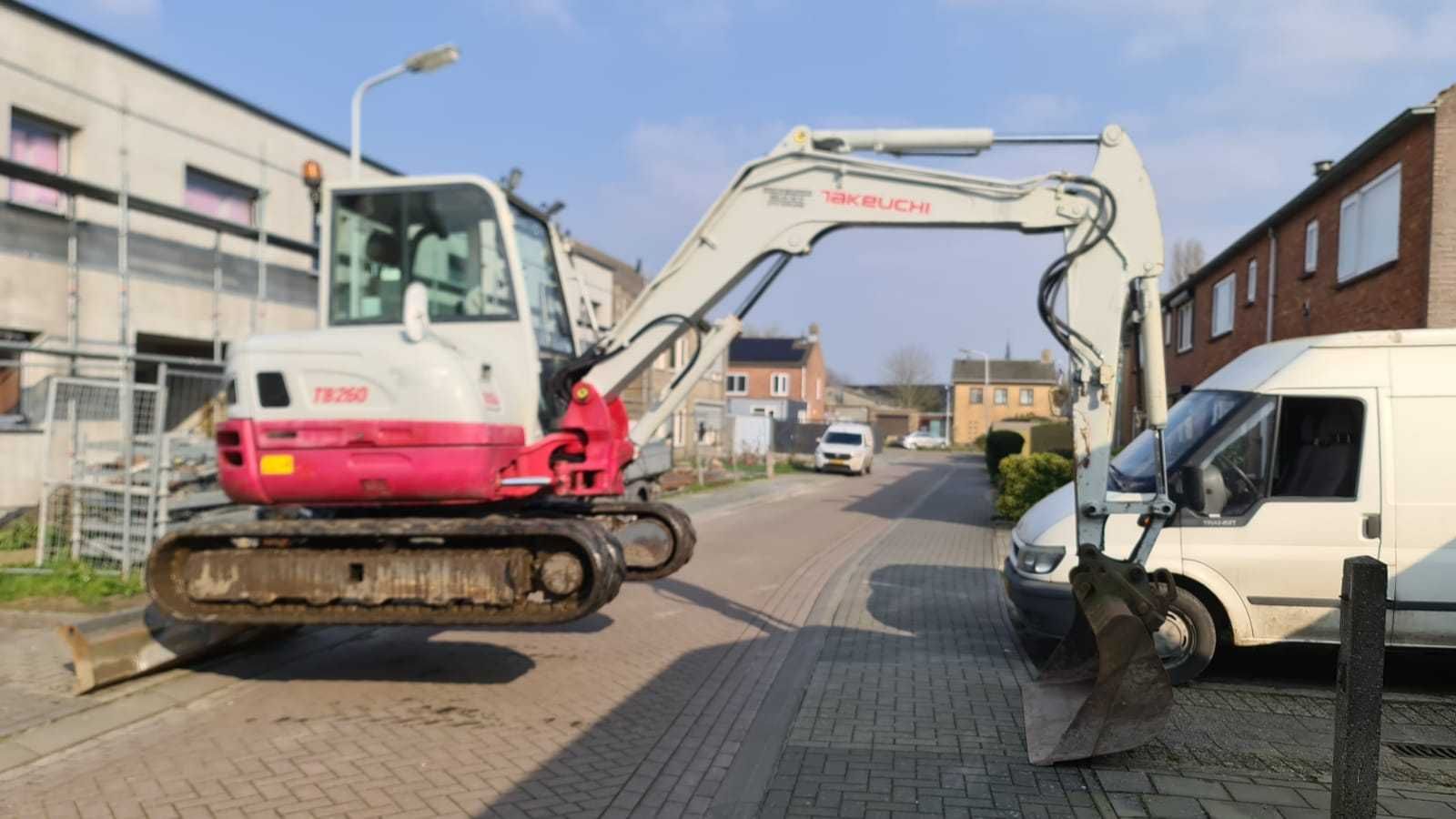 Takeuchi TB 260 an 2018 ore 2800   3 cupe si (aier conditionat)