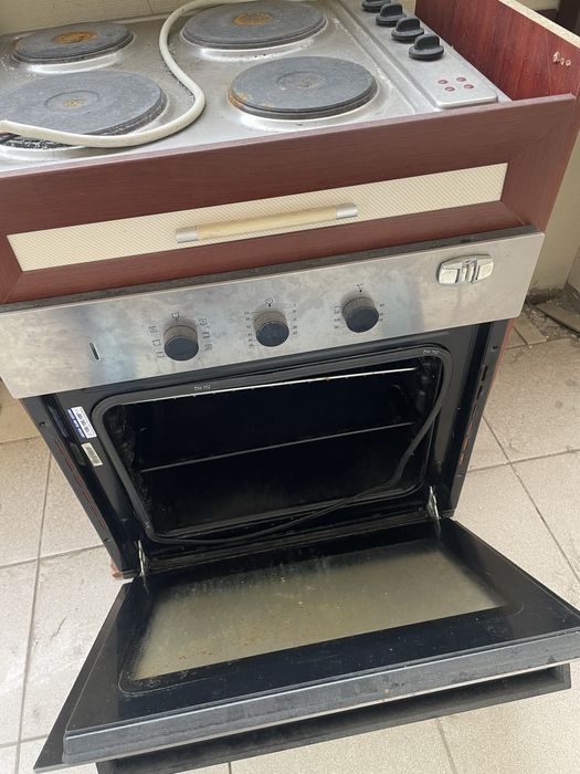 Отдам бесплатно-электрическая плита,духовка все в рабочем сотояний