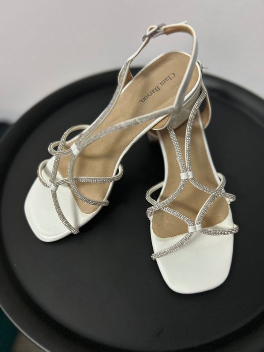 Sandale albe mireasa