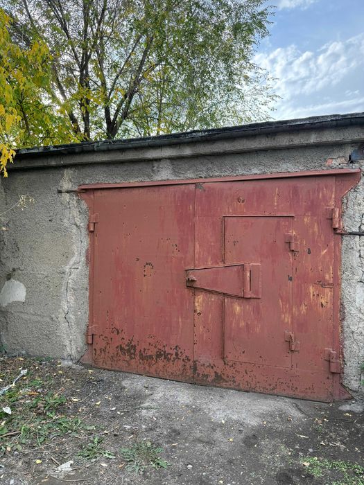 Продам Гараж на  1 мкрн.