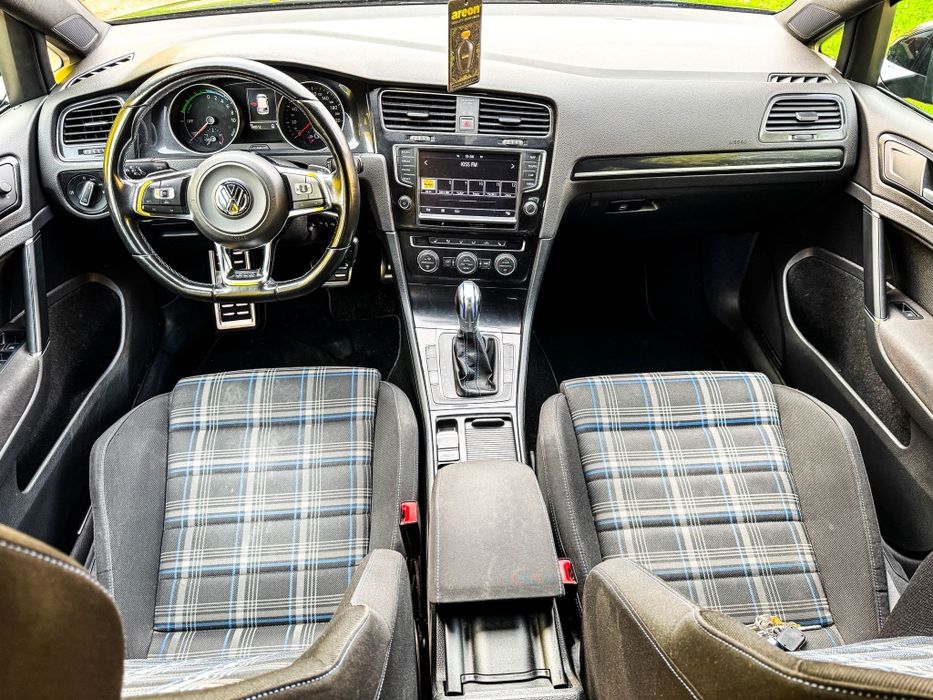 VW Golf GTE Hybrid