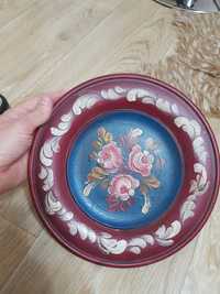 Стара дървена ръчно рисувана чиния