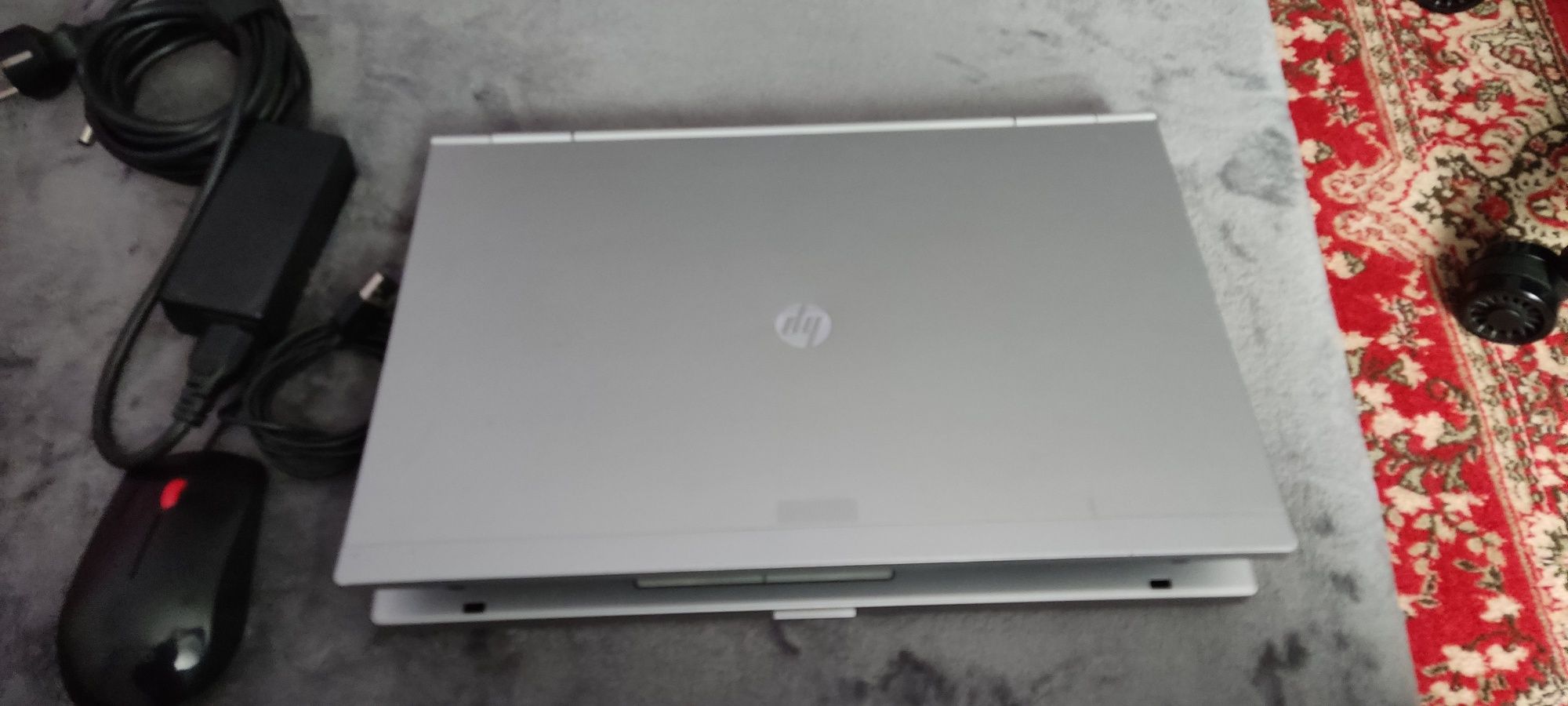 Laptop HP 8470 procesor Intel i7 SSD 8GB RAM