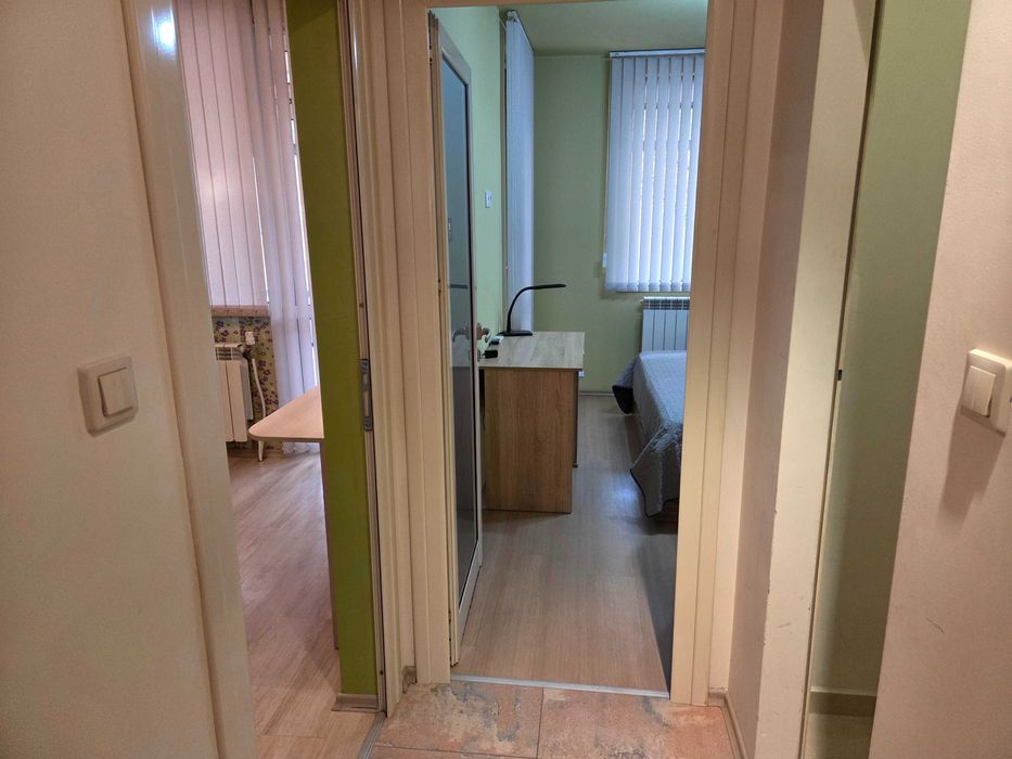 Продава се Тристаен апартамент в Плевен, Идеален център - 82 кв.м за 2244 €/кв.м - Снимка #6