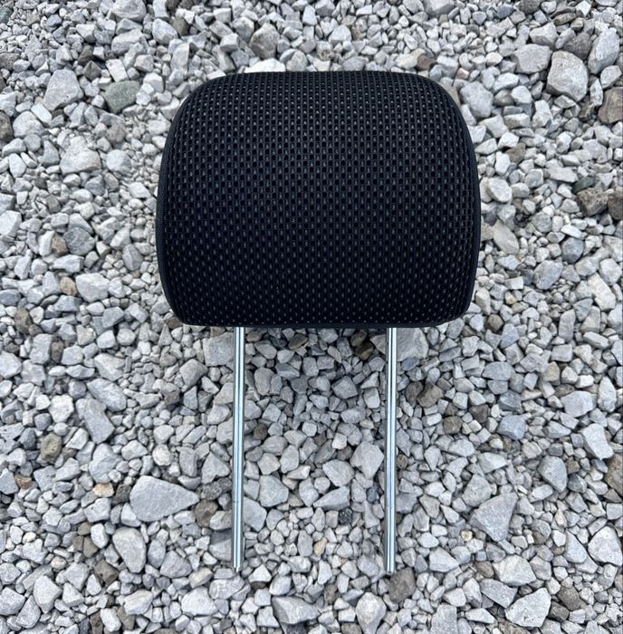 Подглавник за Hyundai i30 / Хюндай и30