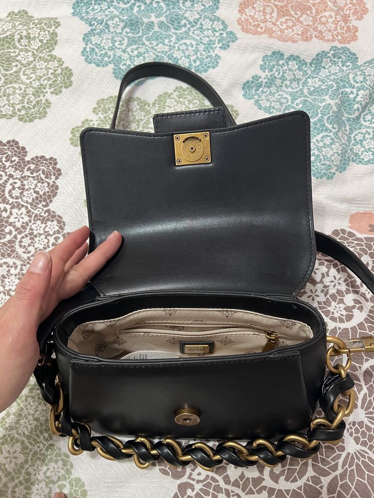 Guess чанта ново