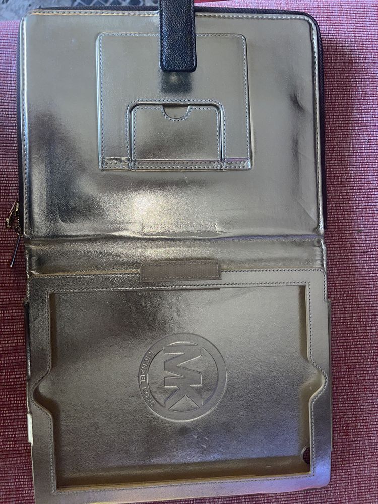 Husa iPad Michael Kors
