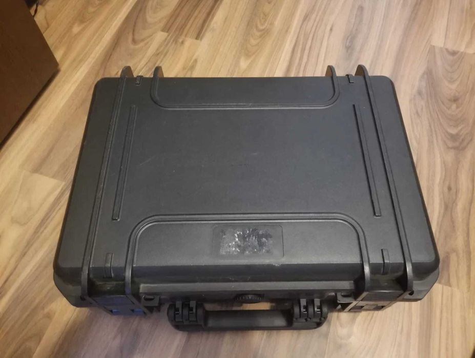 Hard case (valiza transport)