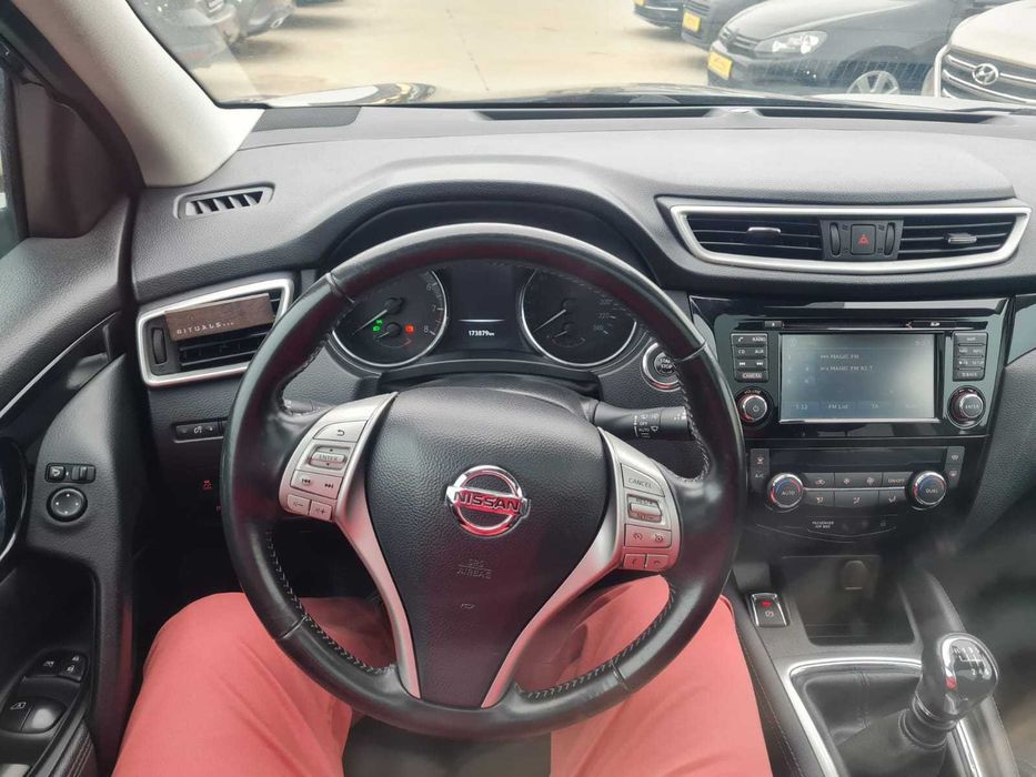 NISSAN QASHQAI 1.2 benzina 116 c.p. an 2015 cash sau rate