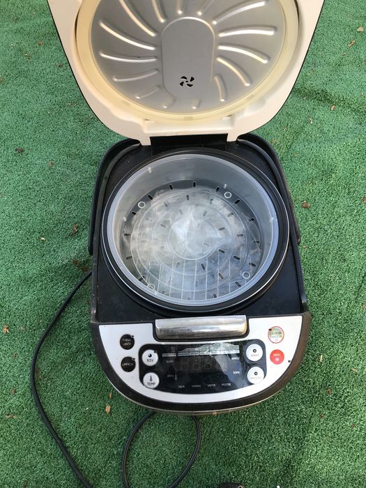 Robot de bucatarie multicooker