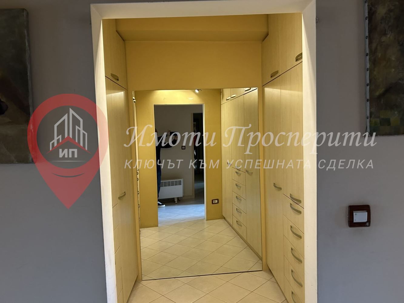 4-стаен в София-Център площ 190 цена 1500