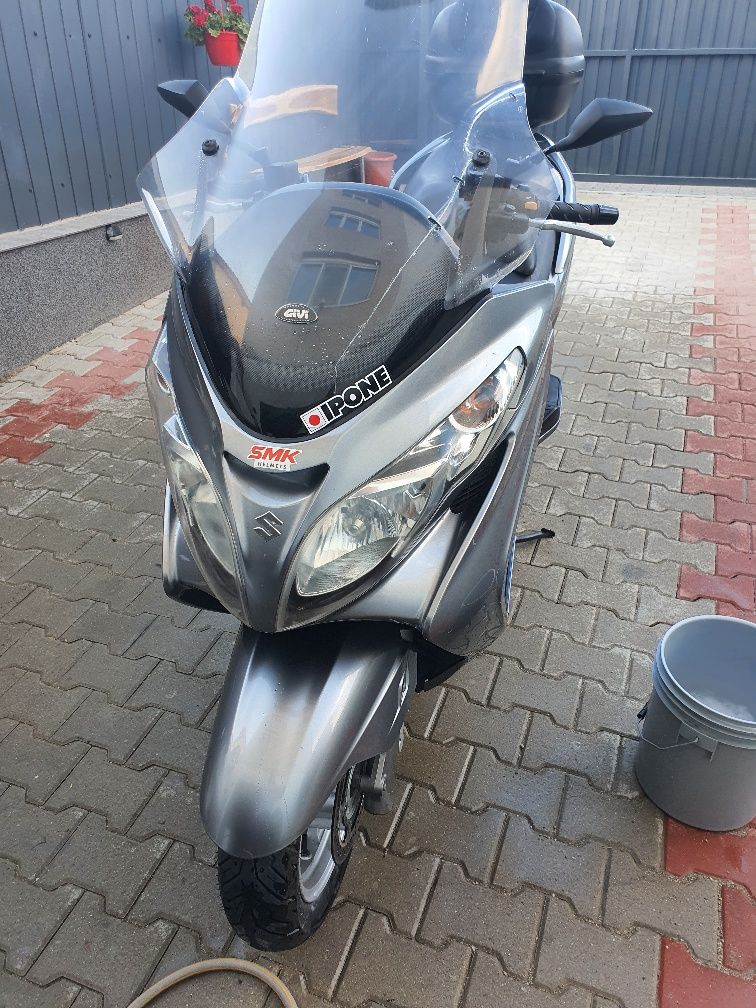 Suzuki burgman 400