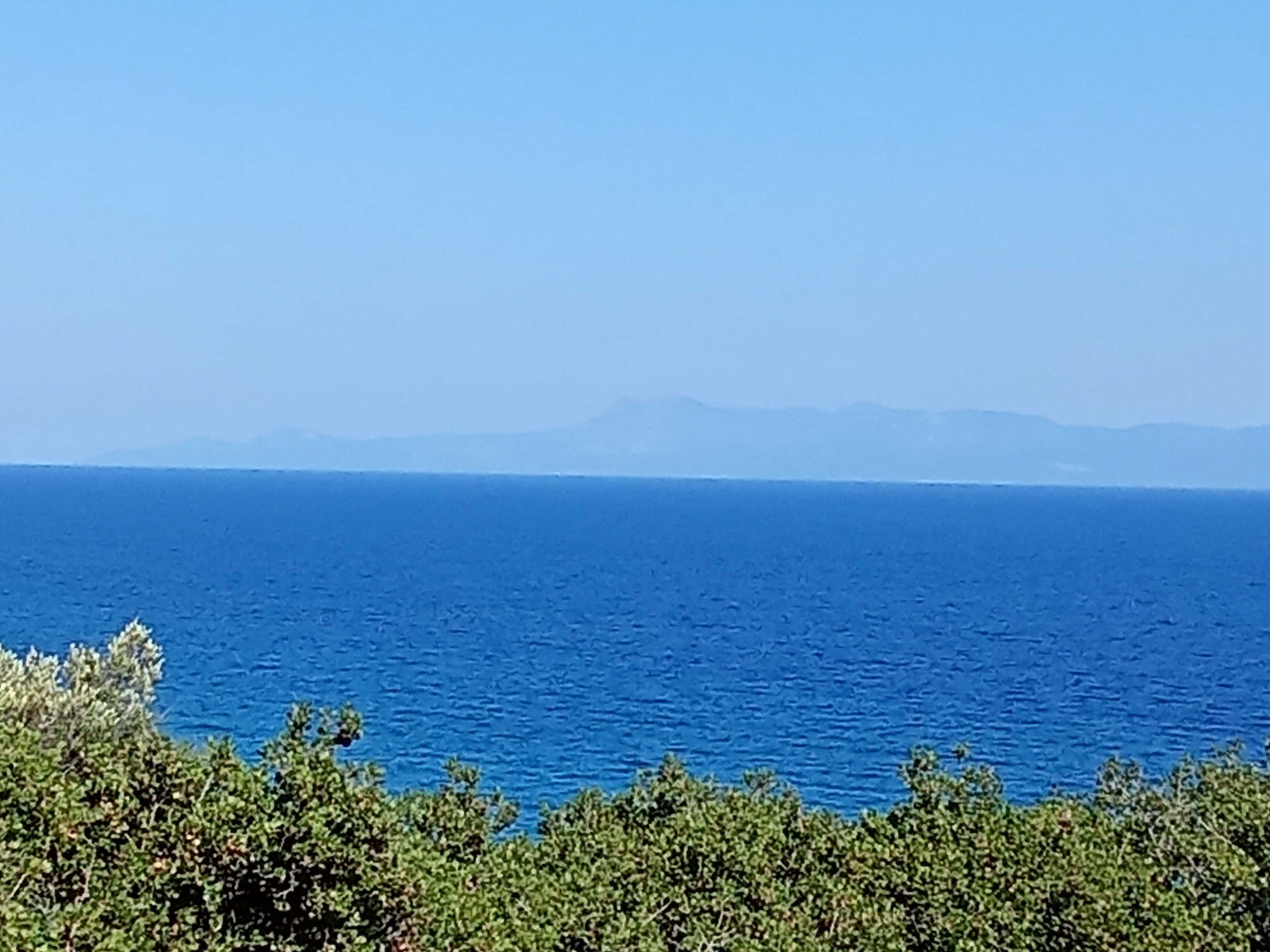 Парцели в Лутра, обл.Кавала за каравана /бунгало, ток и вода.10000 е.