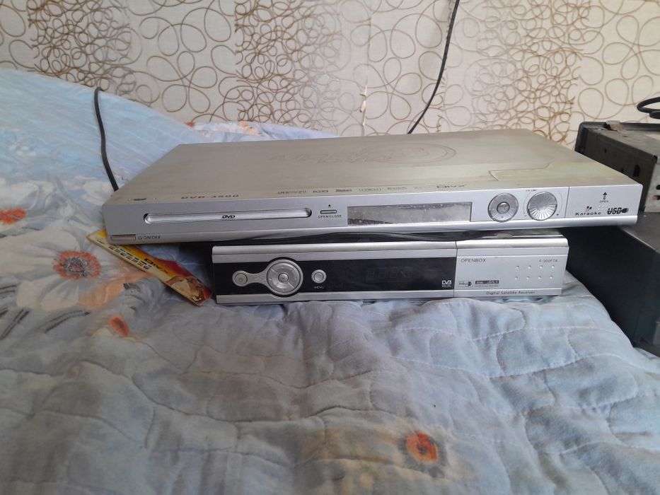 Dvd,видео для кассет,камин, магнитофон для автомобиля