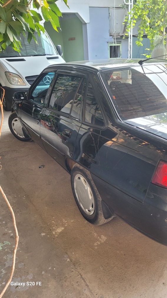 Daewoo Нексия 2 сотилади