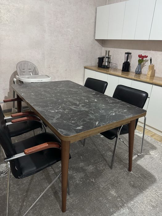 Стол 2метровый в шорошем состоянии