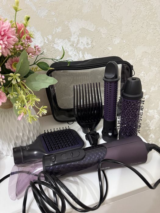 Фен-щетка Philips