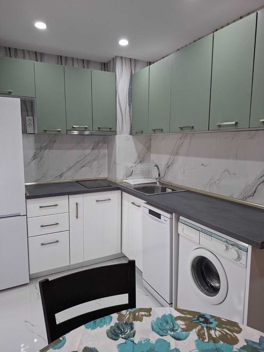 давам под наем двустаен апартамент в Цветен квартал