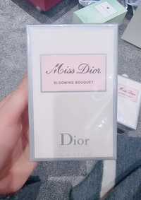 Туалетная вода для женщин Miss Dior