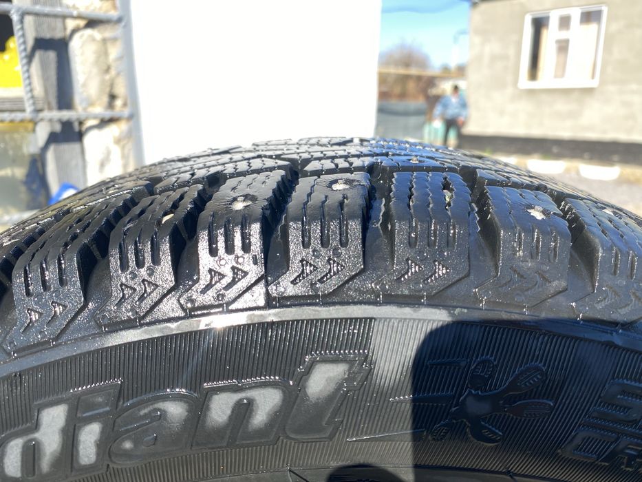 Продам зимние шины с дисками