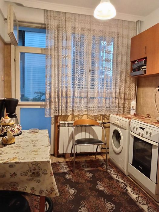 Просторен четиристаен апартамент в кв. Прослав
