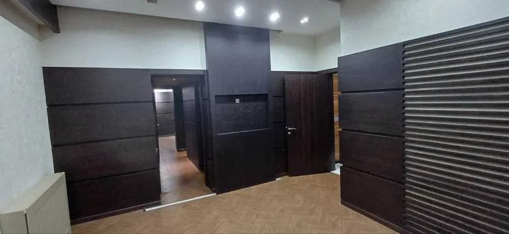 Помещение на 1-й линии — 480 м² в центре Яккасарая! Идеально под офис,