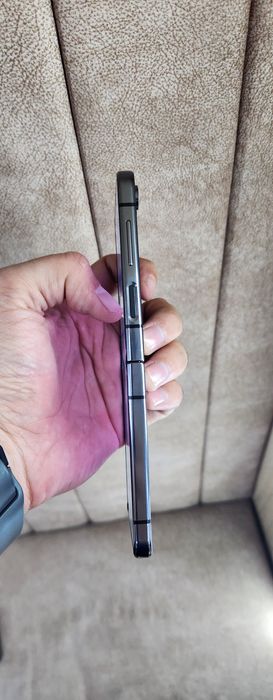 Samsung Z Flip 5 qora 256gb vetnam