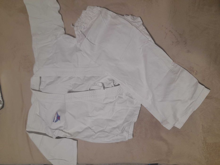 Vind echipament karate pentru copii