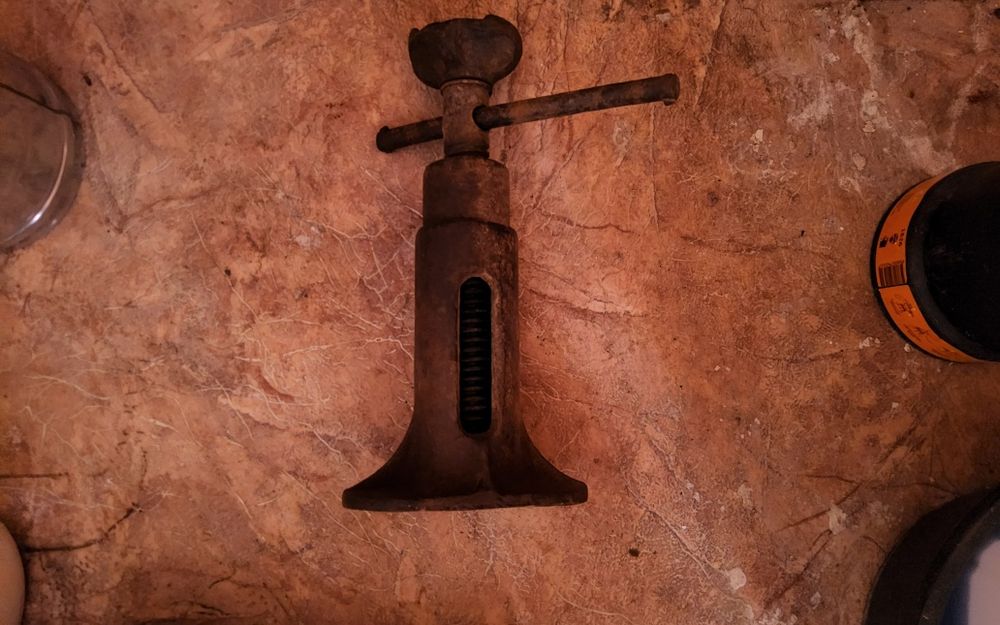 Домкрат винтовой, резбовой 5мын