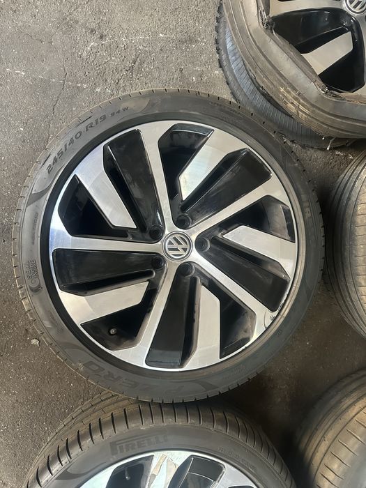 Set 5 Roti VW Arteon Passat R19 Montevideo Jante originale cu Pirelli