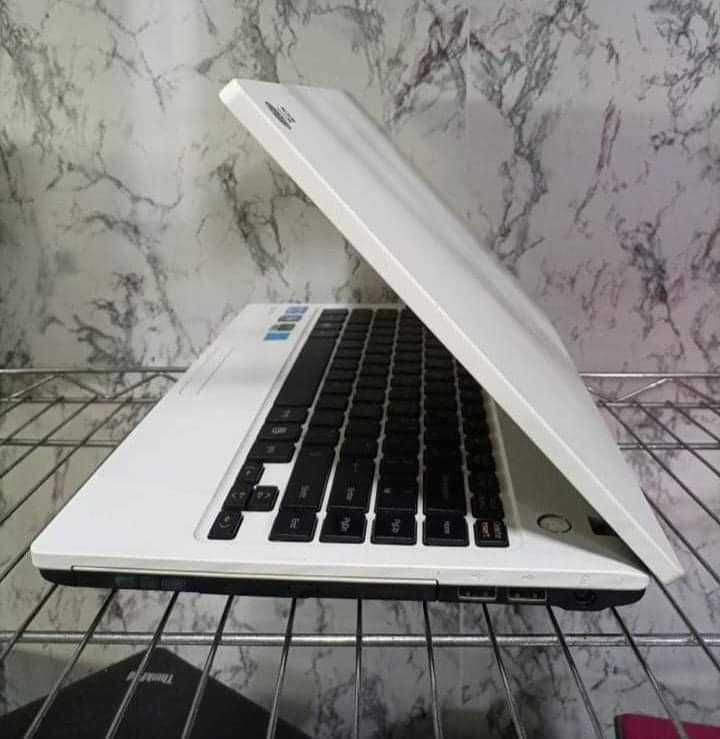 vand laptop Lg alb