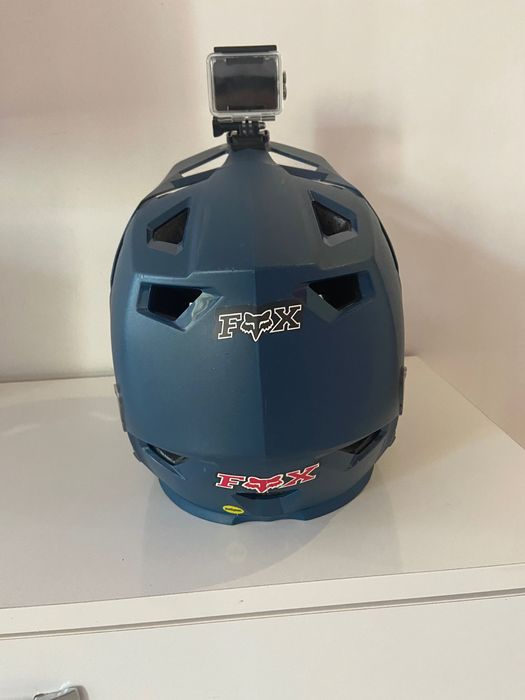 Каска на марката FOX