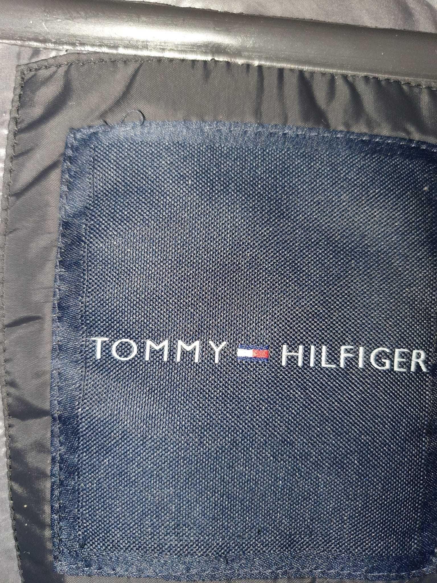 Geaca Tommy Hilfiger original cu pene Medium -Large .550 Ron