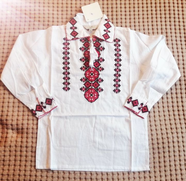 Ie băieței motive tradiționale de la 1 la 14 ani.