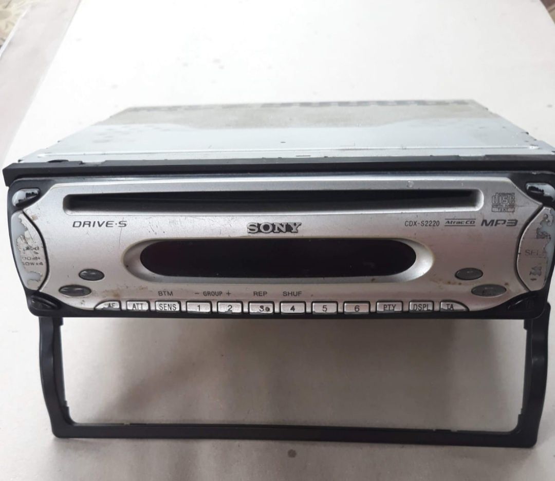 SONY radio cd auto.